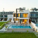 Aqua Beachfront Villas - Villa 2