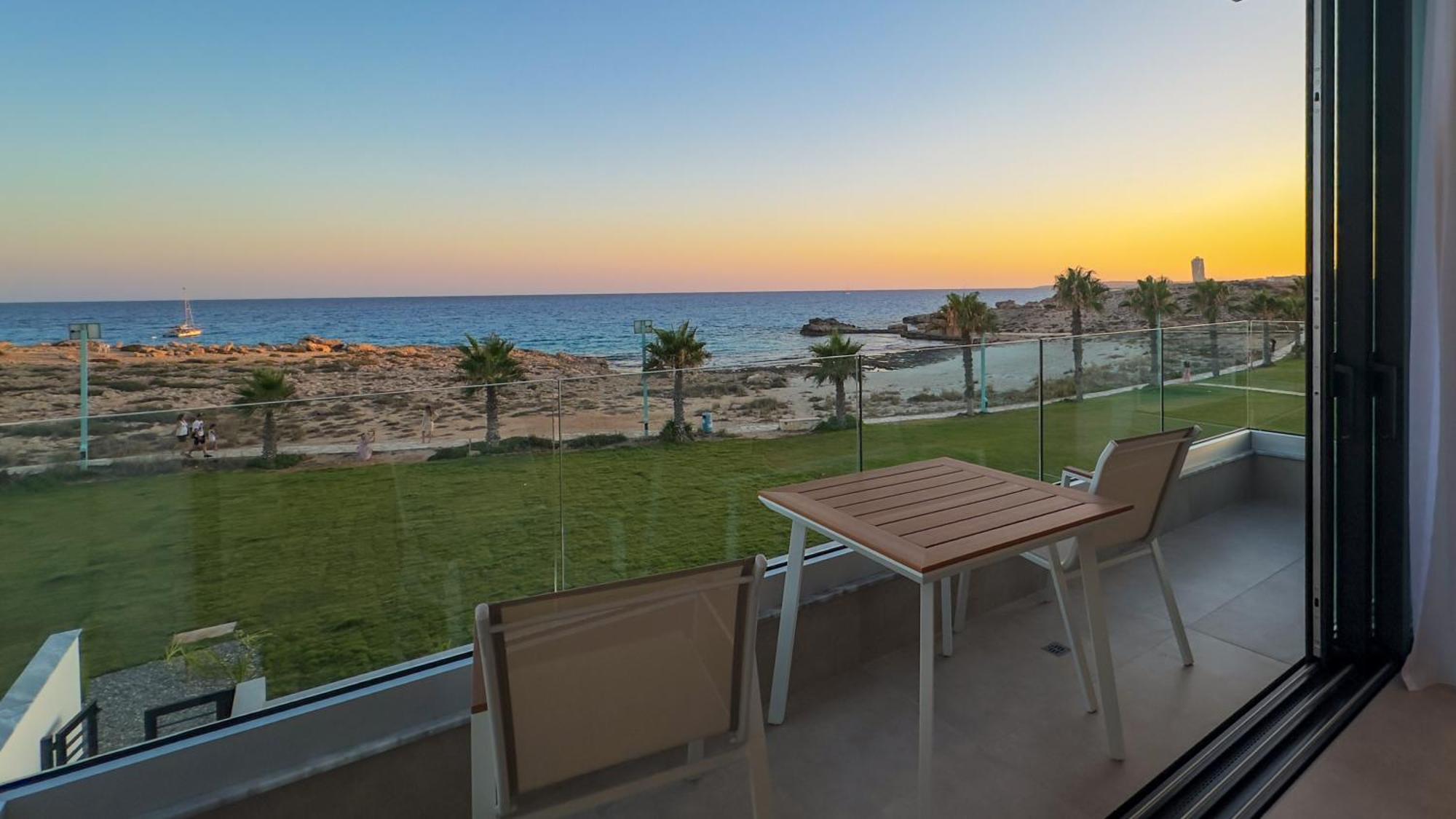Villa Aqua Beachfront - 2 *